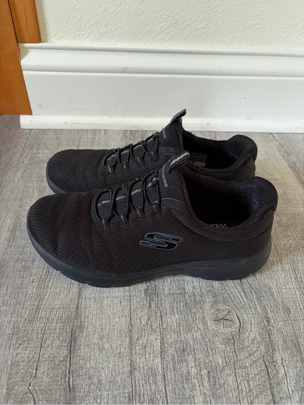 Skechers Summits Women's Sneakers size 7